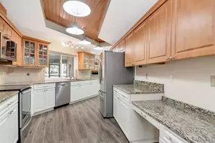 3910 Turkey Oak Dr, Valrico, FL 33596 - Photo 10