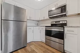 8602 Huron Ct, Tampa, FL 33614 - Photo 6