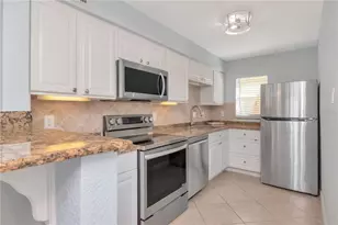 2675 St Josephs Dr E, Dunedin, FL 34698 - Photo 12