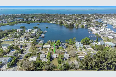 1820 Sutherland Drive W, Palm Harbor, FL 34683 - Photo 40