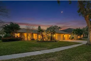 2194 Pinnacle Cir N, Palm Harbor, FL 34684 - Photo 2