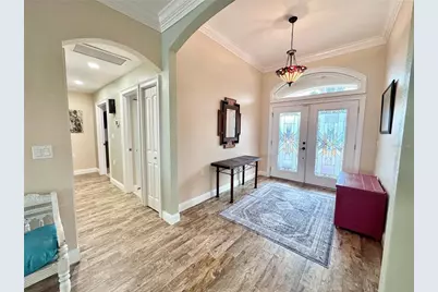 7831 4th Avenue S, Saint Petersburg, FL 33707 - Photo 2
