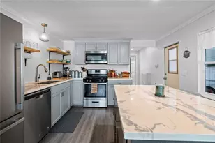 37240 Beverly Ave, Zephyrhills, FL 33542 - Photo 4