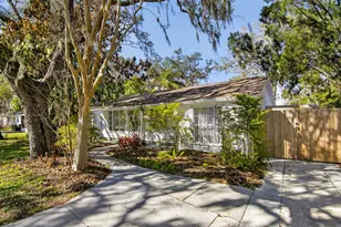 815 W Lowry Ln, Tampa, FL 33604 - Photo 2