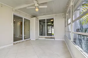 815 W Lowry Ln, Tampa, FL 33604 - Photo 16