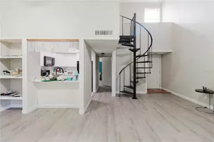 4835 Puritan Cir, Tampa, FL 33617 - Photo 6