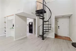 4835 Puritan Cir, Tampa, FL 33617 - Photo 4