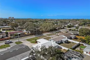 13565 86th Ave, Seminole, FL 33776 - Photo 4