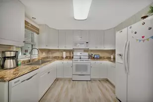 117 S St Thomas Cir, Apollo Beach, FL 33572 - Photo 38