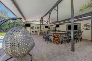 1437 Country Club Rd N Road N, Saint Petersburg, FL 33710 - Photo 8