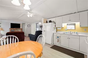 3824 Kim Dr, Wesley Chapel, FL 33543 - Photo 10