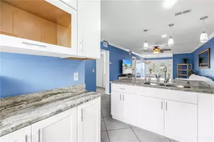 9224 Mission Oaks Blvd, Seminole, FL 33776 - Photo 12