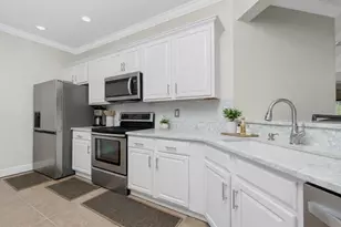 11162 Campazzo Dr, Venice, FL 34292 - Photo 6