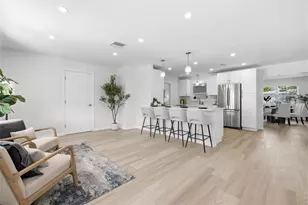 1027 27th Ave S, Saint Petersburg, FL 33705 - Photo 4