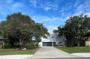 606 N Mayo St, Crystal Beach, FL 34681 - Photo 6