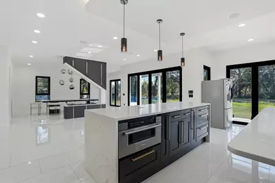 7818 N Hubert Avenue, Tampa, FL 33614 - Photo 12