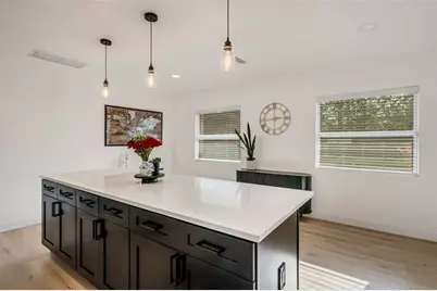 10016 Ridge Rd, Seminole, FL 33772 - Photo 12