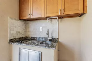 8925 Southbay Dr, Tampa, FL 33615 - Photo 32