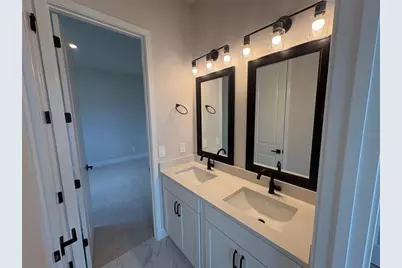 7245 Meadowshade Court, Sarasota, FL 34241 - Photo 18