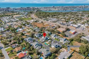 11722 Currie Ln, Largo, FL 33774 - Photo 4