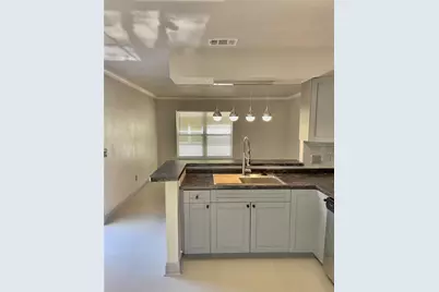 7919 Lakeshore Drive, Tampa, FL 33604 - Photo 6