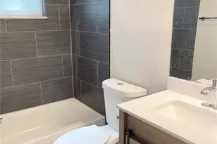 7919 Lakeshore Dr, Tampa, FL 33604 - Photo 10