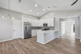 1945 Oak St, Clearwater, FL 33760 - Photo 4