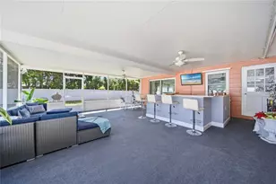 718 Bay Vista Blvd S, Saint Petersburg, FL 33705 - Photo 24
