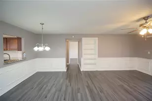10330 Carrollwood Ln, Tampa, FL 33618 - Photo 12