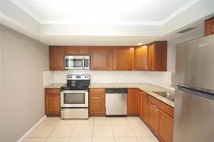 10330 Carrollwood Ln, Tampa, FL 33618 - Photo 6