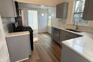 911 Hart St, Clearwater, FL 33755 - Photo 8