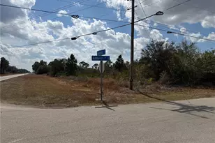 522 Columbus Blvd S, Lehigh Acres, FL 33974 - Photo 4