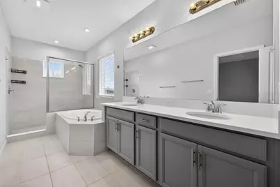 33947 Astoria Circle, Wesley Chapel, FL 33545 - Photo 34