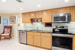 13812 Mill Cove Cir, Tampa, FL 33618 - Photo 10