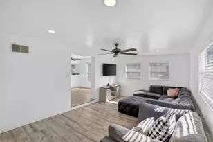 8343 95th Ave, Seminole, FL 33777 - Photo 18