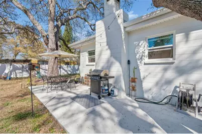 10224 N Oakleaf Avenue, Tampa, FL 33612 - Photo 46