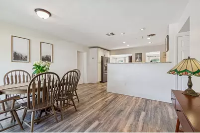 10224 N Oakleaf Avenue, Tampa, FL 33612 - Photo 10