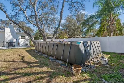 10224 N Oakleaf Avenue, Tampa, FL 33612 - Photo 48
