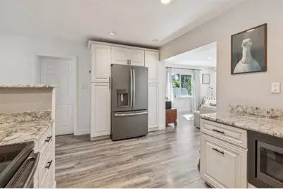 10224 N Oakleaf Avenue, Tampa, FL 33612 - Photo 22