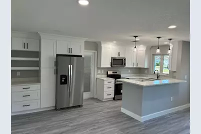 9024 2nd Street N, Saint Petersburg, FL 33702 - Photo 6