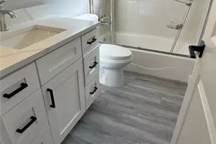 9024 2nd St N, Saint Petersburg, FL 33702 - Photo 18