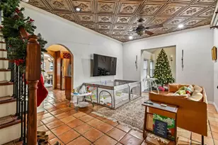 945 11th St N, Saint Petersburg, FL 33705 - Photo 4