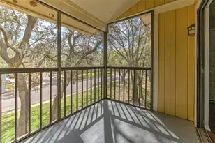 13403 Arbor Pointe Cir, Tampa, FL 33617 - Photo 10