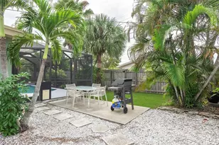 2807 45th St S, Gulfport, FL 33711 - Photo 8