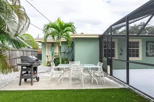 2807 45th St S, Gulfport, FL 33711 - Photo 6