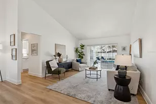 15830 Glenarn Dr, Tampa, FL 33618 - Photo 2