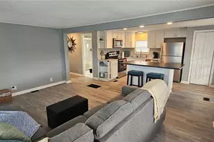 39053 Flora Ave, Zephyrhills, FL 33542 - Photo 4