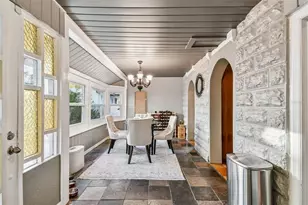 945 11th St N, Saint Petersburg, FL 33705 - Photo 32