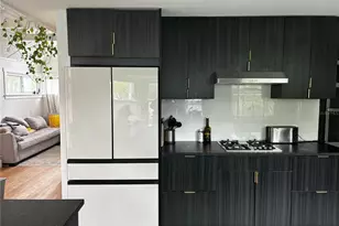 945 11th St N, Saint Petersburg, FL 33705 - Photo 8