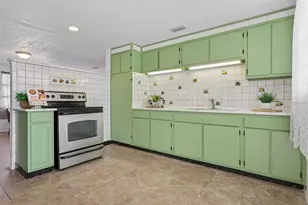 8105 Alpine Ave, Tampa, FL 33619 - Photo 2